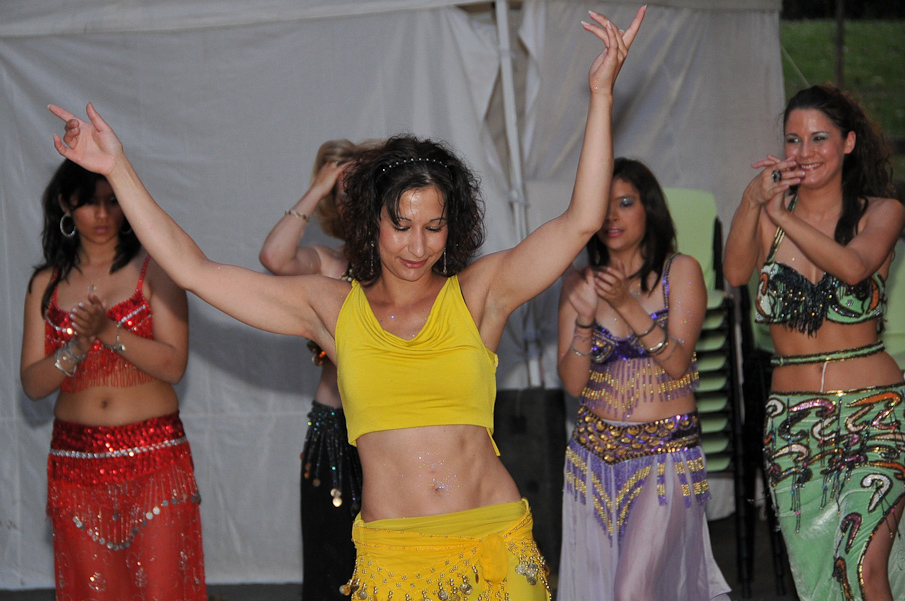Maison de Quartier Champs Elysees Evry - Danse Orientale 210.jpg